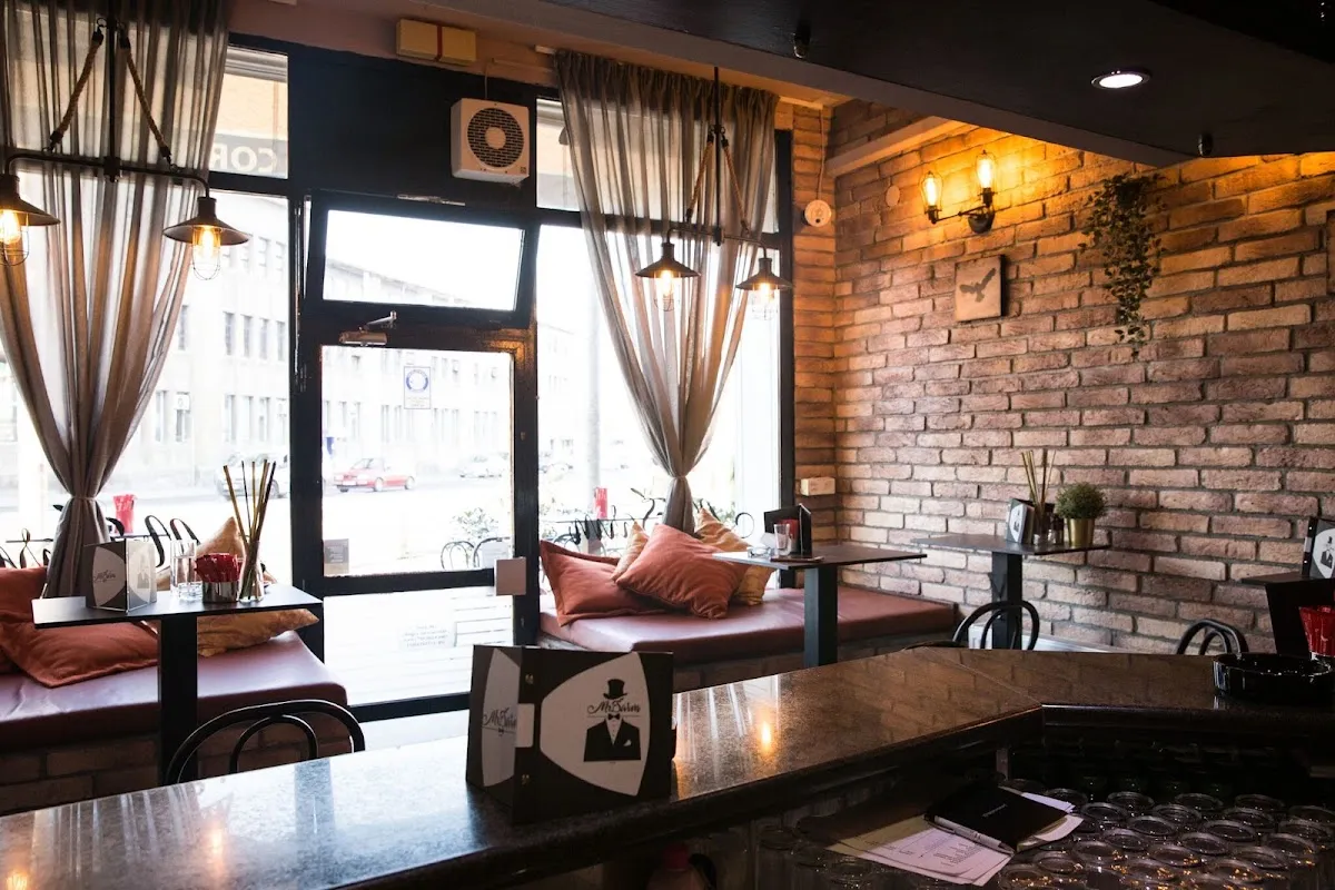 BookNoFees: Café – Mr. Šarm – Zagreb – De heer Šarm, foto 1