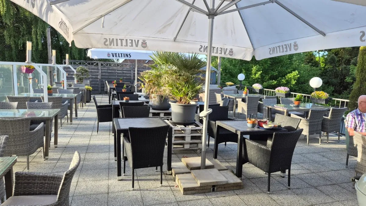 BookNoFees: Restaurant – Café Konditorei Hoyer – Breckerfeld – Café-banketbakkerij Hoyer, foto 1