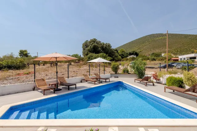 BookNoFees: vakantiehuis in Kaštel Novi – Villa Mila Kastela Deluxe-kamer