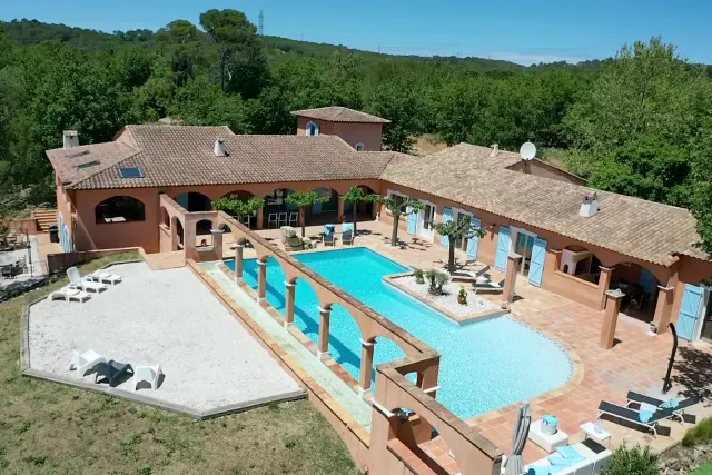 BookNoFees: Les Palmiers –  6 personen, met  zwembad + airco – TRANS-EN-PROVENCE