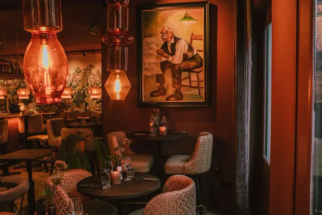 BookNoFees: Restaurant – Black and Blue – Amsterdam – Zwart en blauw, foto 3