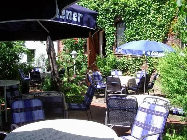 BookNoFees: Restaurant – Zum Goldenen Löwen – Kreuztal – Naar de Gouden Leeuw, foto 1