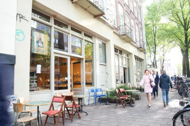 BookNoFees: Café – Bakhuys – Amsterdam – Het zijn, foto 2