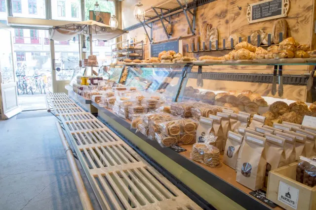 BookNoFees: Café – Bakhuys – Amsterdam – Het zijn, foto 3