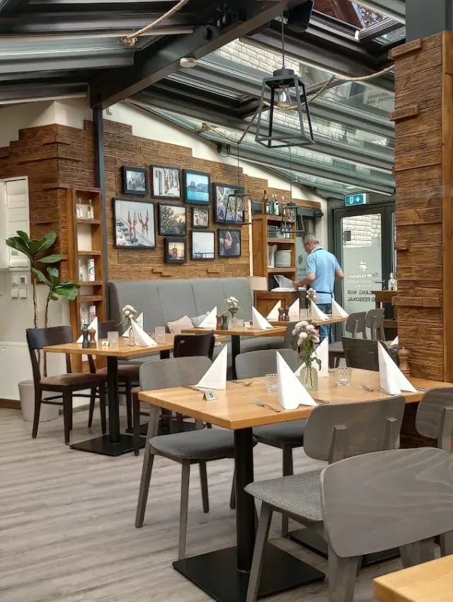 BookNoFees: Restaurant – Ahorn-Veranda – Neuenrade – Esdoornveranda, foto 3