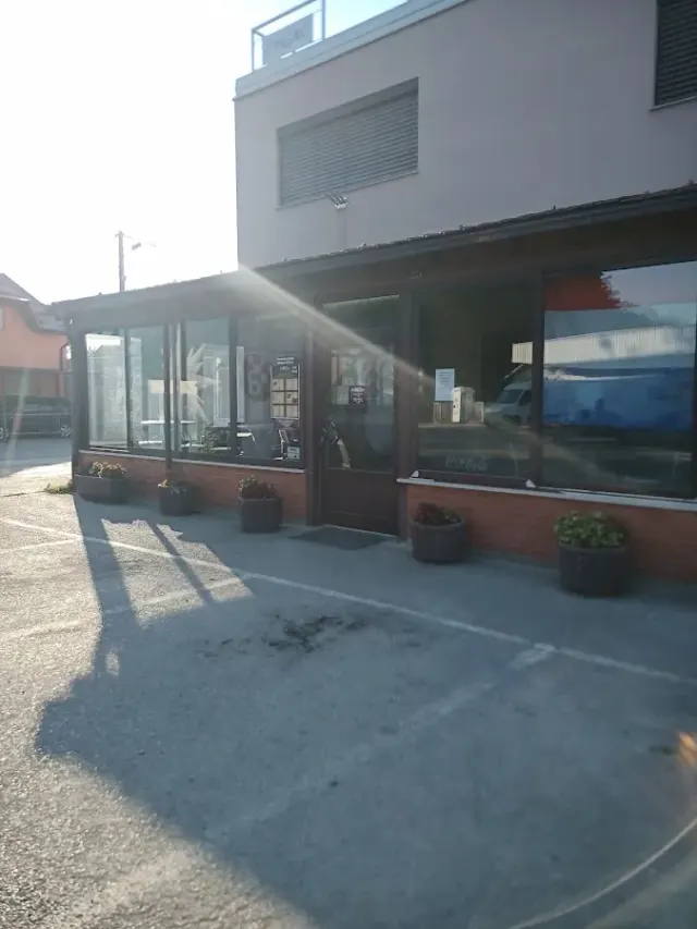 BookNoFees: Restaurant – Čingač – Zagreb – Schommelen, foto 2