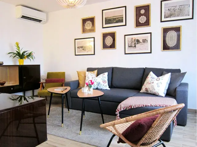 BookNoFees: Ruim vakantiehuis met tuin en uitzicht op zee – Medulin