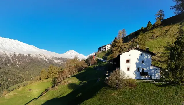 BookNoFees: Vakantie boven de wolken van het dagelijkse leven – Sta.Maria Val Müstair