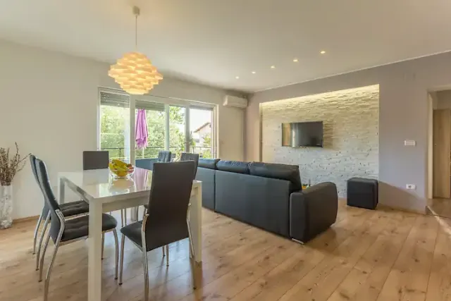 BookNoFees: Vakantieappartement Nives in Pula, geschikt voor maximaal 6 personen – Pula