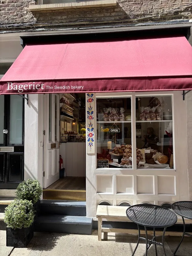 BookNoFees: Café – Bageriet – London – De bakkerij, foto 1