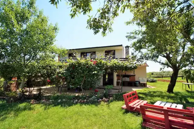 BookNoFees: Haus Sandra – Pure ontspanning voor jong en oud – Pula