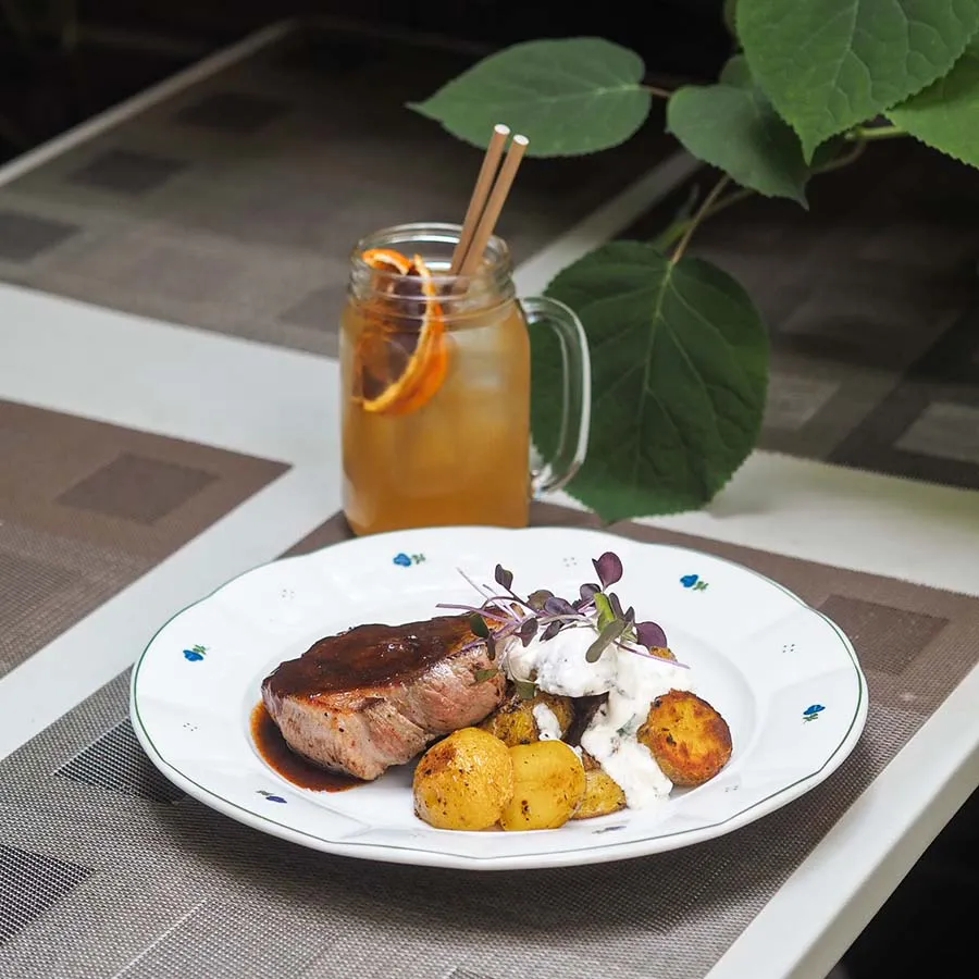 BookNoFees: Restaurant – U Bílého lva – Prague – Bij de Witte Leeuw, foto 1