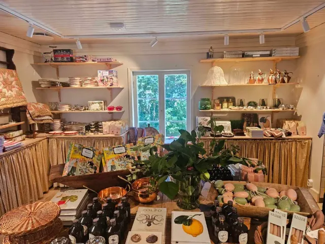 BookNoFees: Café – Fåbro gård – Oslo – Boerderij Fåbro, foto 2
