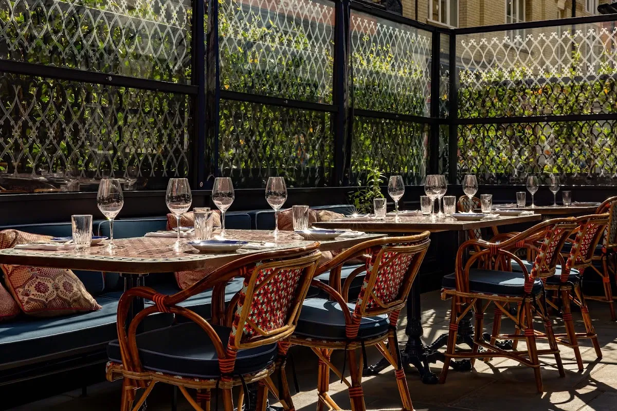 BookNoFees: Restaurant – Ambassador's Clubhouse – London – Ambassador's Clubhuis, foto 1