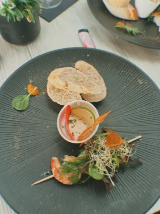 Restaurant – BookNoFees: foto uit de recensie van Valentina Pfenning over Treibgut