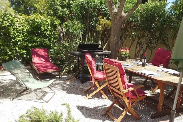 BookNoFees: vakantiehuis in Sanary – Heel appartement in Sanary