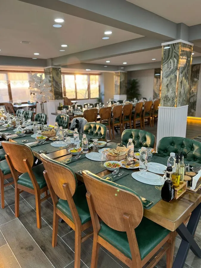 BookNoFees: Restaurant – Erzurum Cağ Kebap Tesisi – Istanbul – De Cağ Kebap-fabriek in Erzurum, foto 1