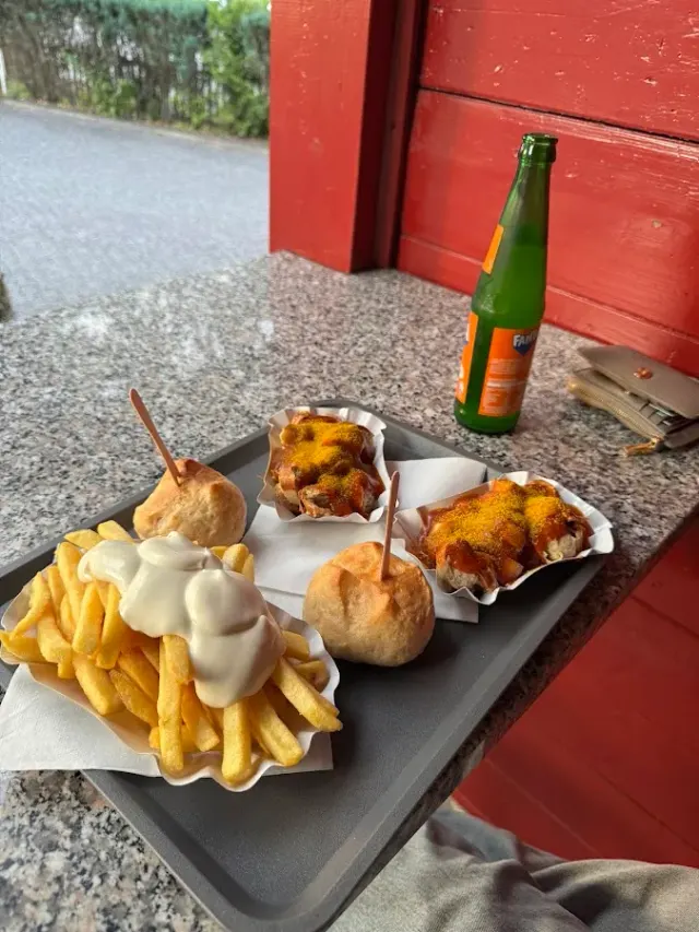 BookNoFees: Restaurant – Futterkrippe – Kreuztal – voederbak, foto 2