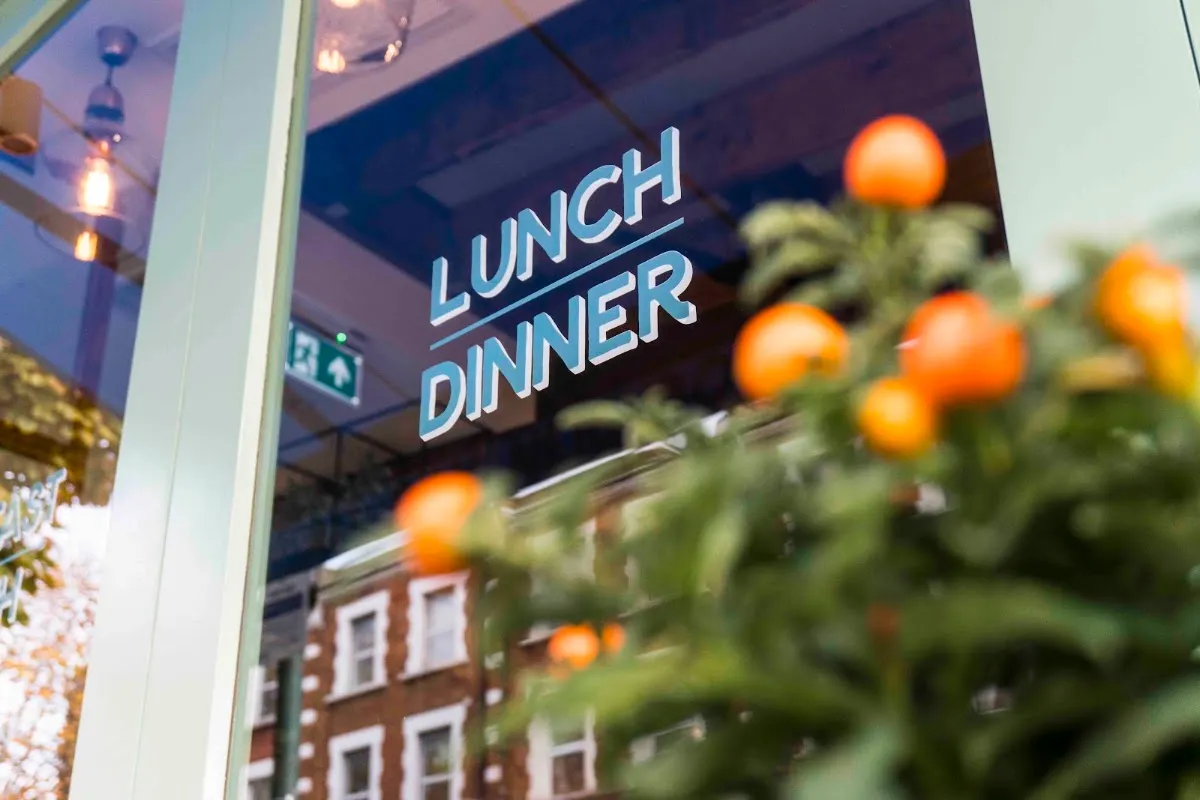BookNoFees: Café – Bob's Cafe – London – Bob's Café, foto 1