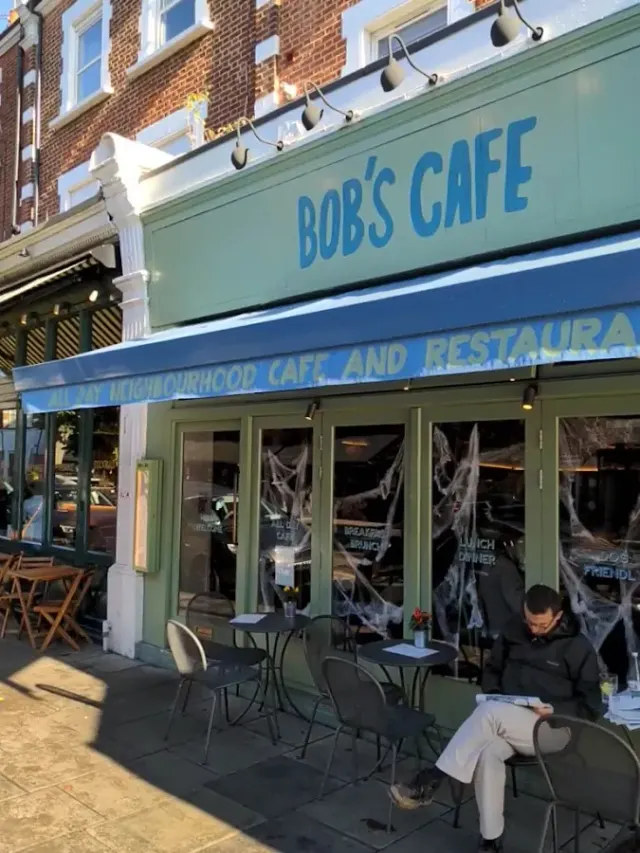 BookNoFees: Café – Bob's Cafe – London – Bob's Café, foto 3