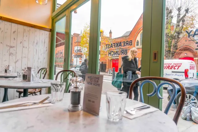 BookNoFees: Café – Bob's Cafe – London – Bob's Café, foto 2