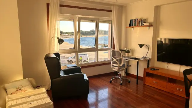 BookNoFees: Rustig, ruim appartement met uitzicht op zee – Ribeira