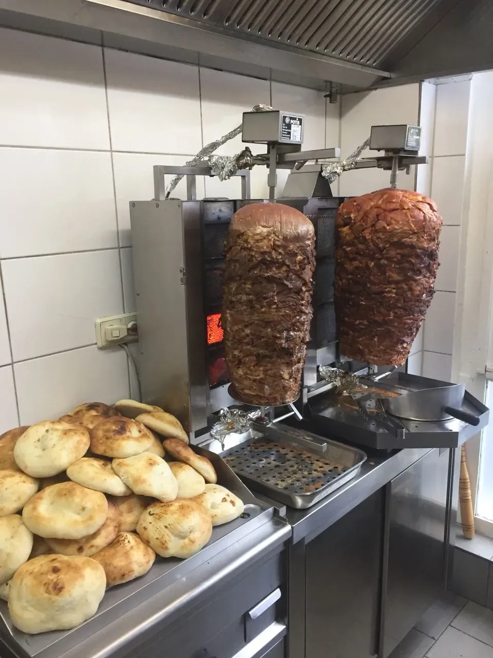 BookNoFees: Snackbar – Vulkan Grill – Soest – Vulkan Grill, foto 1