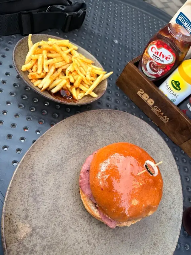 BookNoFees: Restaurant – Derin Köfte&Burger – Istanbul – Derin Köfte & Burger, foto 2