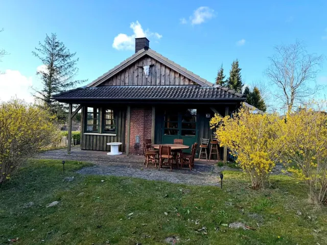 BookNoFees: Rustig houten tiny house met westerse charme – Brekendorf