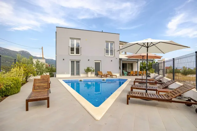 BookNoFees: Villa Mila Kastela - Appartement – Kaštel Novi