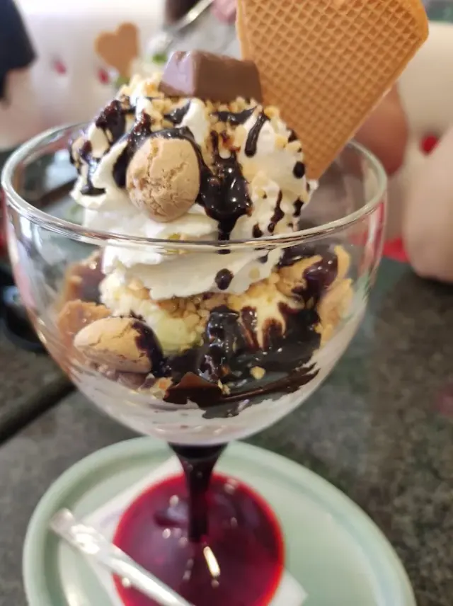 BookNoFees: Restaurant – Eiscafé Cortina – Meschede – Eiscafé Cortina, foto 2