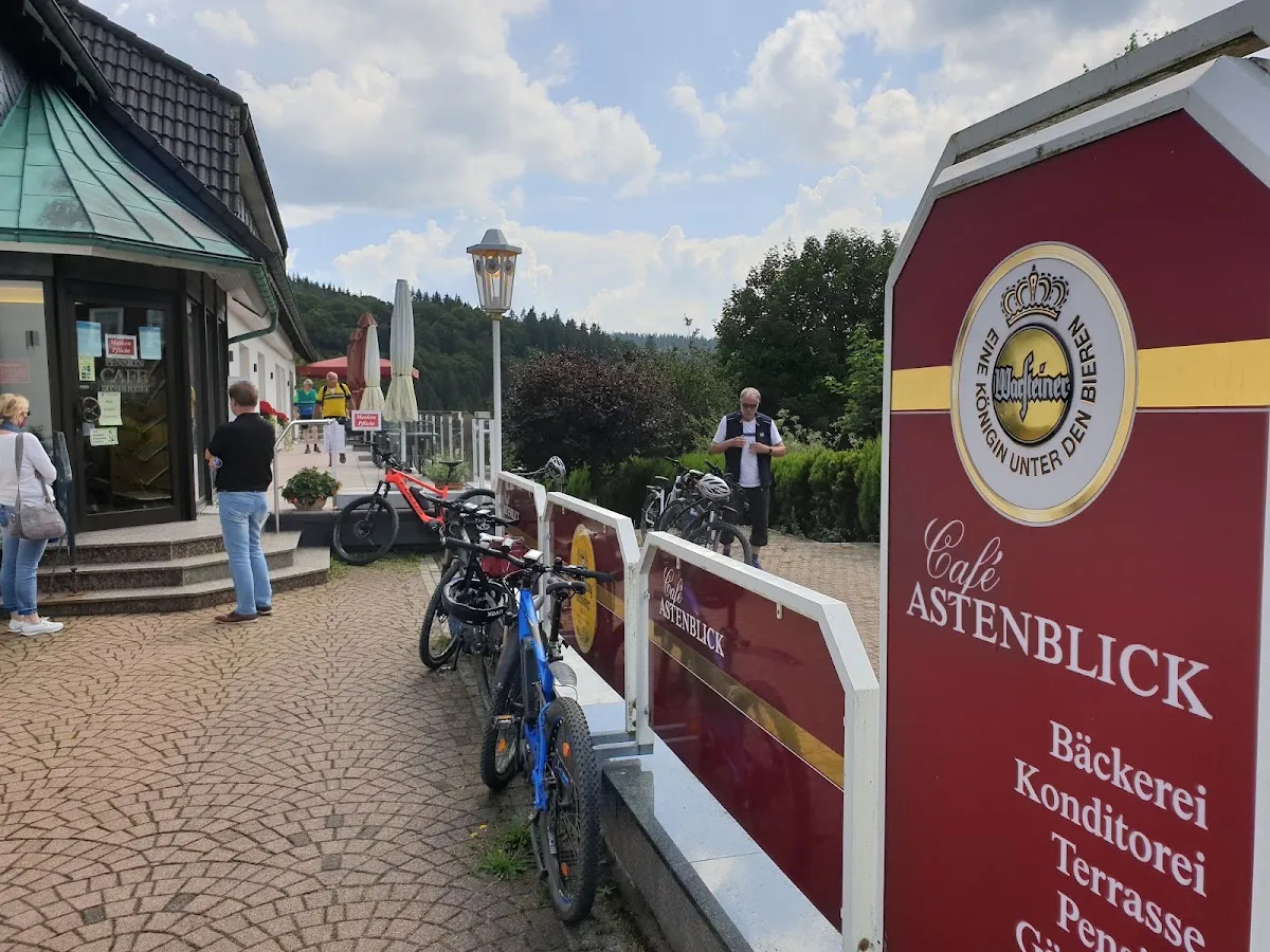 BookNoFees: Restaurant – Café Astenblick Bäckereicafé – Medebach – Café Astenblick Bakkerij-café, foto 1