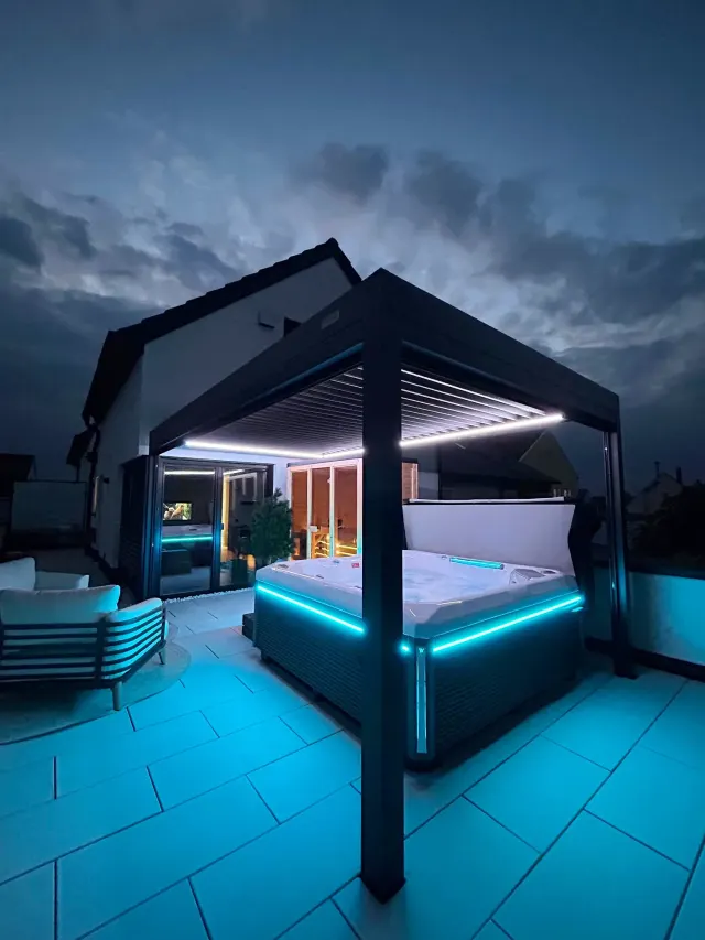 BookNoFees: Lion Luxe Appartement Sky Lounge – Mering
