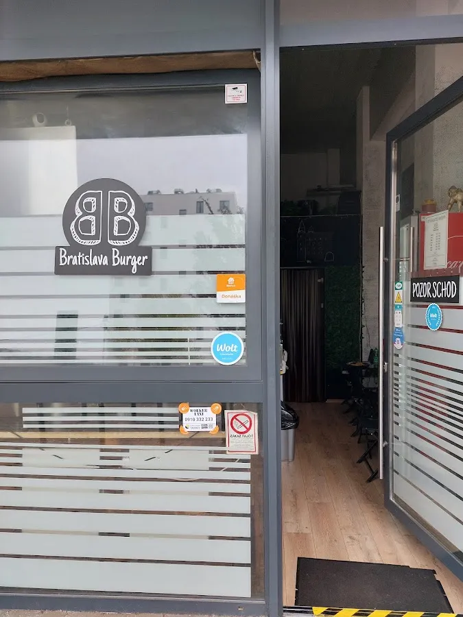 BookNoFees: Snackbar – Bratislava Burger – Bratislava – Bratislava Burger, foto 1