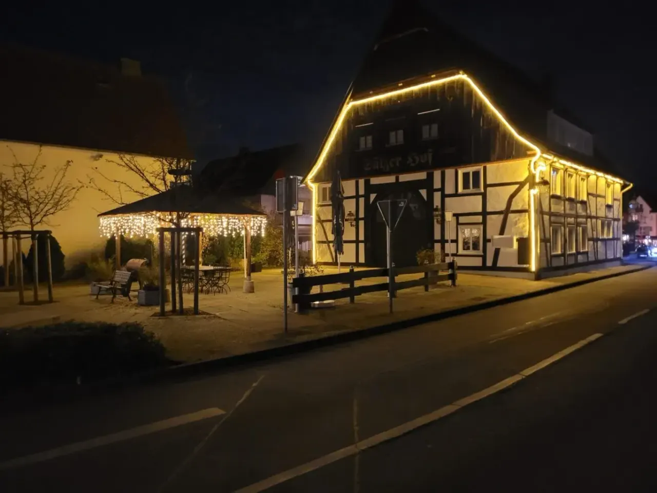 BookNoFees: Restaurant – Bierhaus Sälzerhof Bad Sassendorf – Bad Sassendorf – Bierhuis Sälzerhof Bad Sassendorf, foto 1