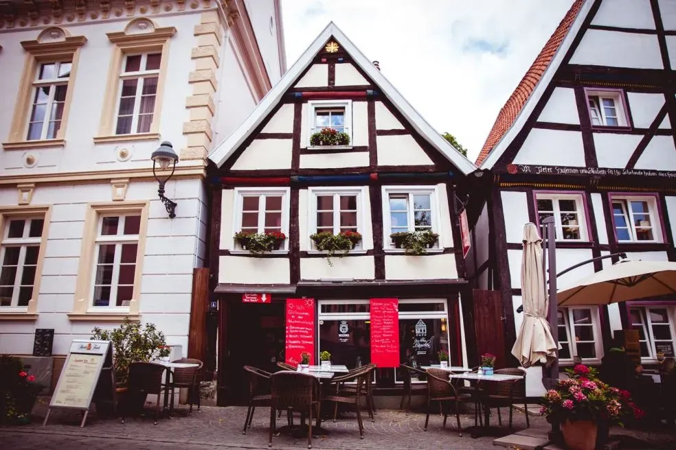 BookNoFees: Café – Café Zum kleinen Häuschen – Soest – Café Het Kleine Huisje, foto 1