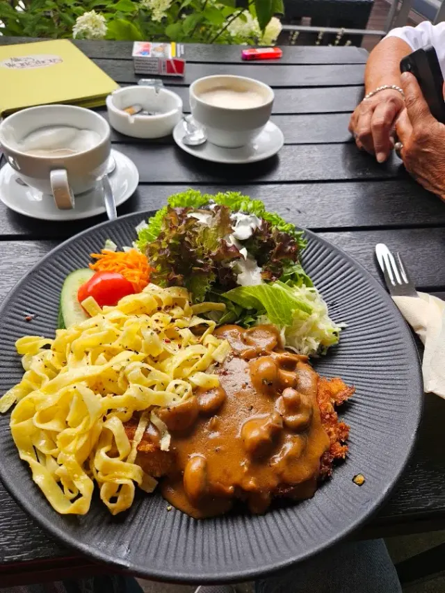 BookNoFees: Restaurant – Altes Wärterhaus – Hilchenbach – Oud wachthuisje, foto 2