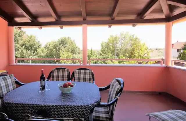 BookNoFees: Rust en ontspanning op 110 m², vlak bij het strand – Fažana Valbandon