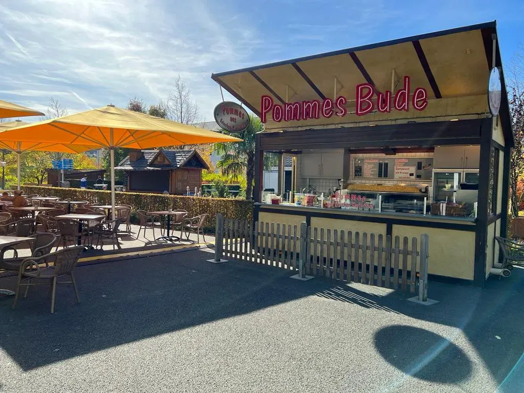 BookNoFees: Snackbar – Flora — Essbar im Park – Hemer – Flora — Eetbaar in het park, foto 1
