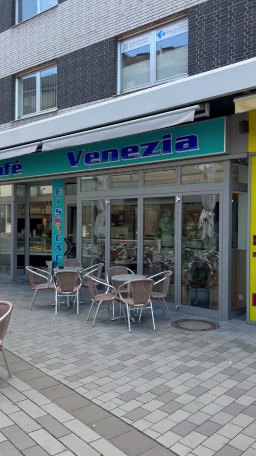 BookNoFees: Restaurant – Eiscafé Venezia – Meschede – Eiscafé Venezia, foto 3
