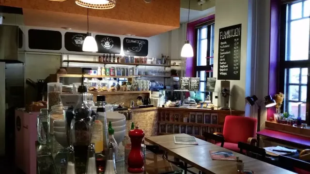 BookNoFees: Café – Cafe Panik – Helsinki – Café Panik, foto 3