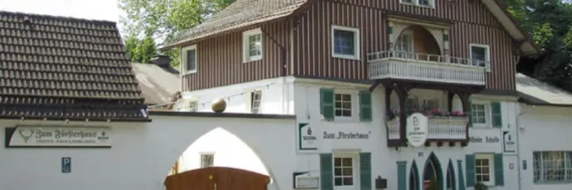 BookNoFees: Restaurant – Zum Försterhaus – Iserlohn – Naar het boswachtershuis, foto 2