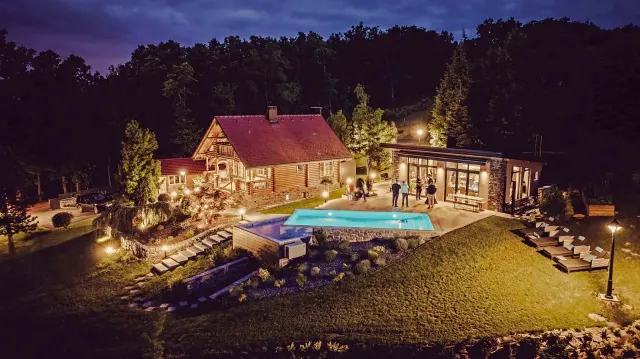 BookNoFees: Five Senses House – drvena kuća s grijanim bazenom i wellnessom – Sveti Ivan Zelina