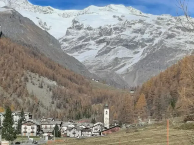 BookNoFees: Gezellig huis met open haard en bergzicht – Gressoney-La-Trinité