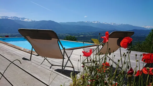 BookNoFees: charmante accommodatie voor 2 personen met zwembad in Savoie – St Pierre D'albigny