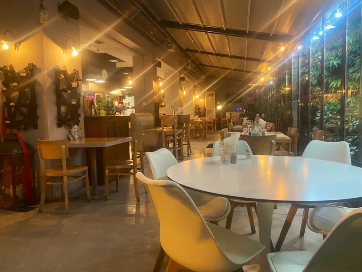BookNoFees: Restaurant – BROTH3RS – Athens – Broers, foto 1