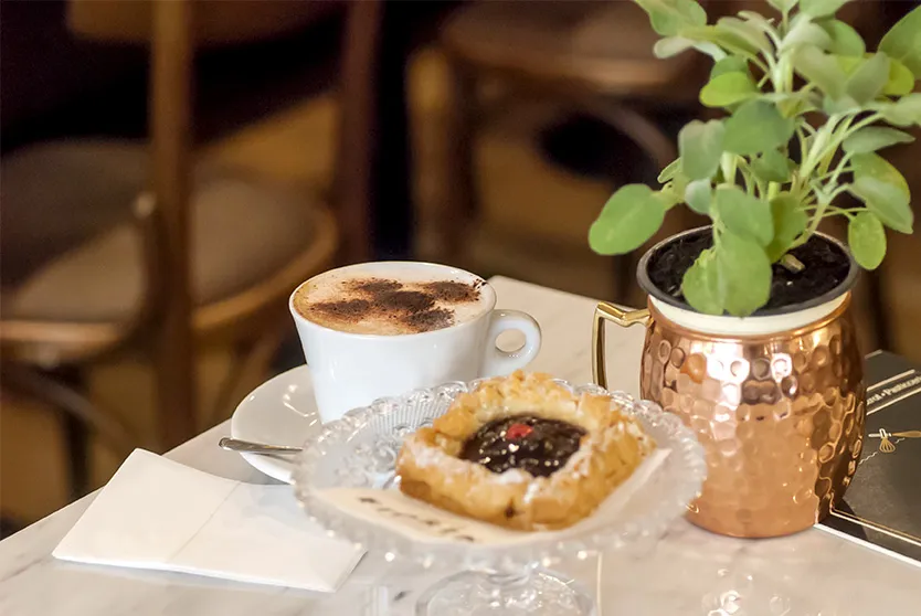 BookNoFees: Café – Caffè 104 – Rome – Koffie 104, foto 1