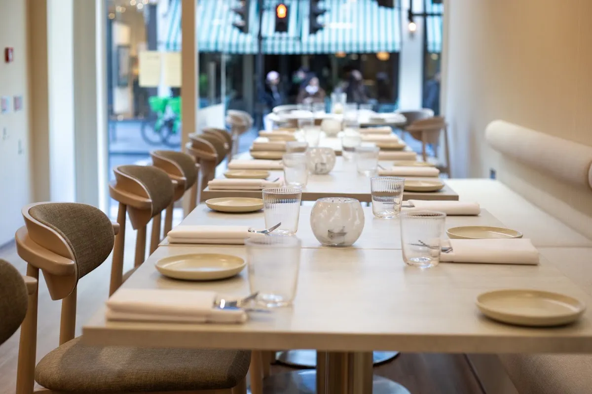 BookNoFees: Restaurant – Botwa restaurant Notting Hill – London – Restaurant Botwa in Notting Hill, foto 1