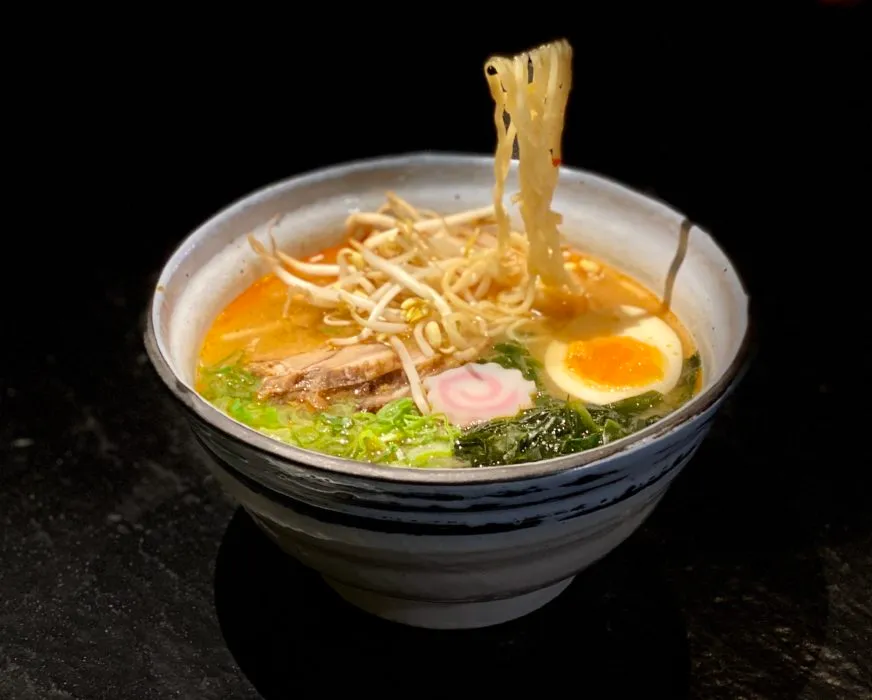 BookNoFees: Restaurant – Kisaki Ramen Lab - Kitchen & Sushi – Rome – Kisaki Ramen Lab - Keuken & Sushi, foto 1