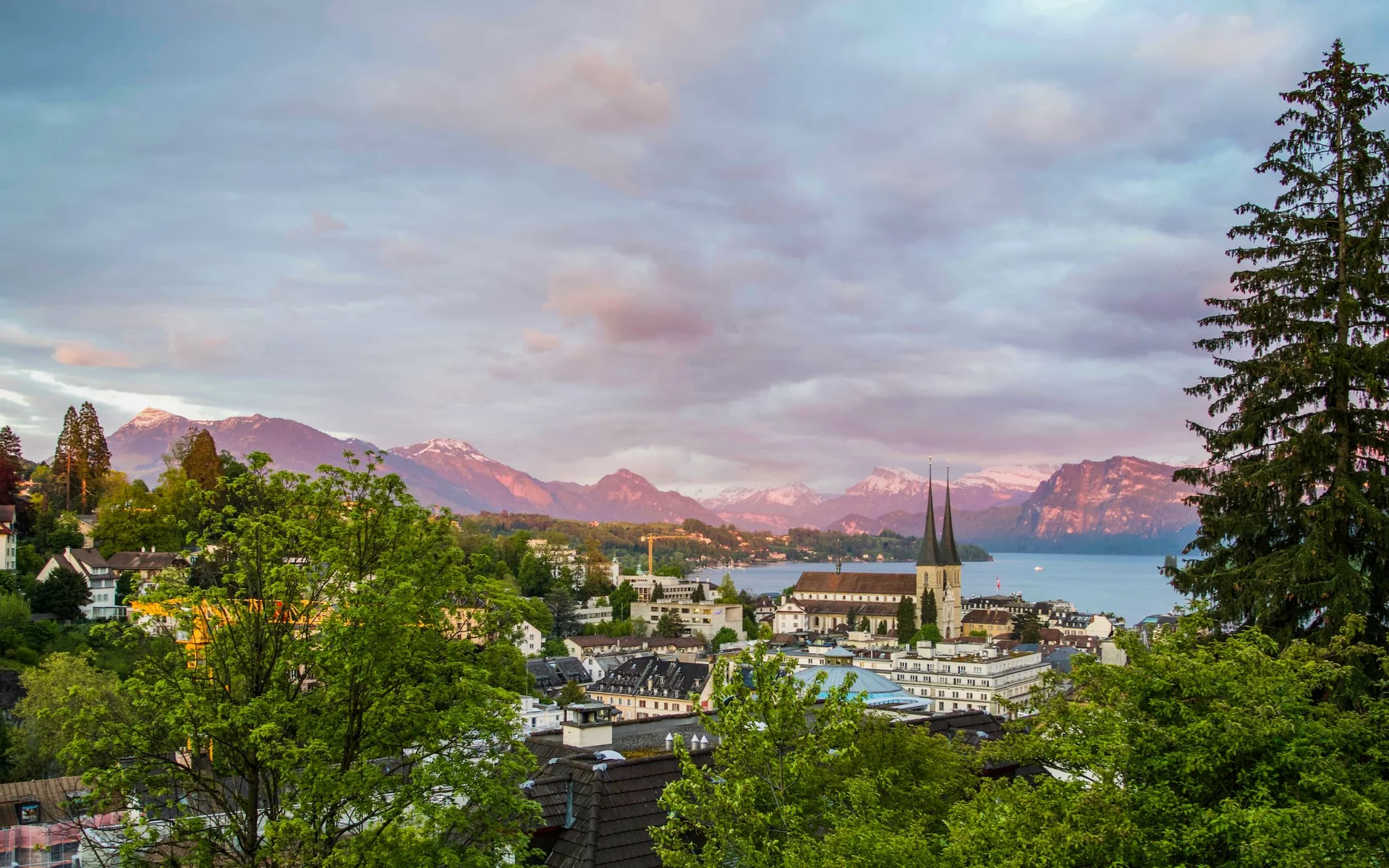 Uitzicht over Luzern en zijn historische huizen